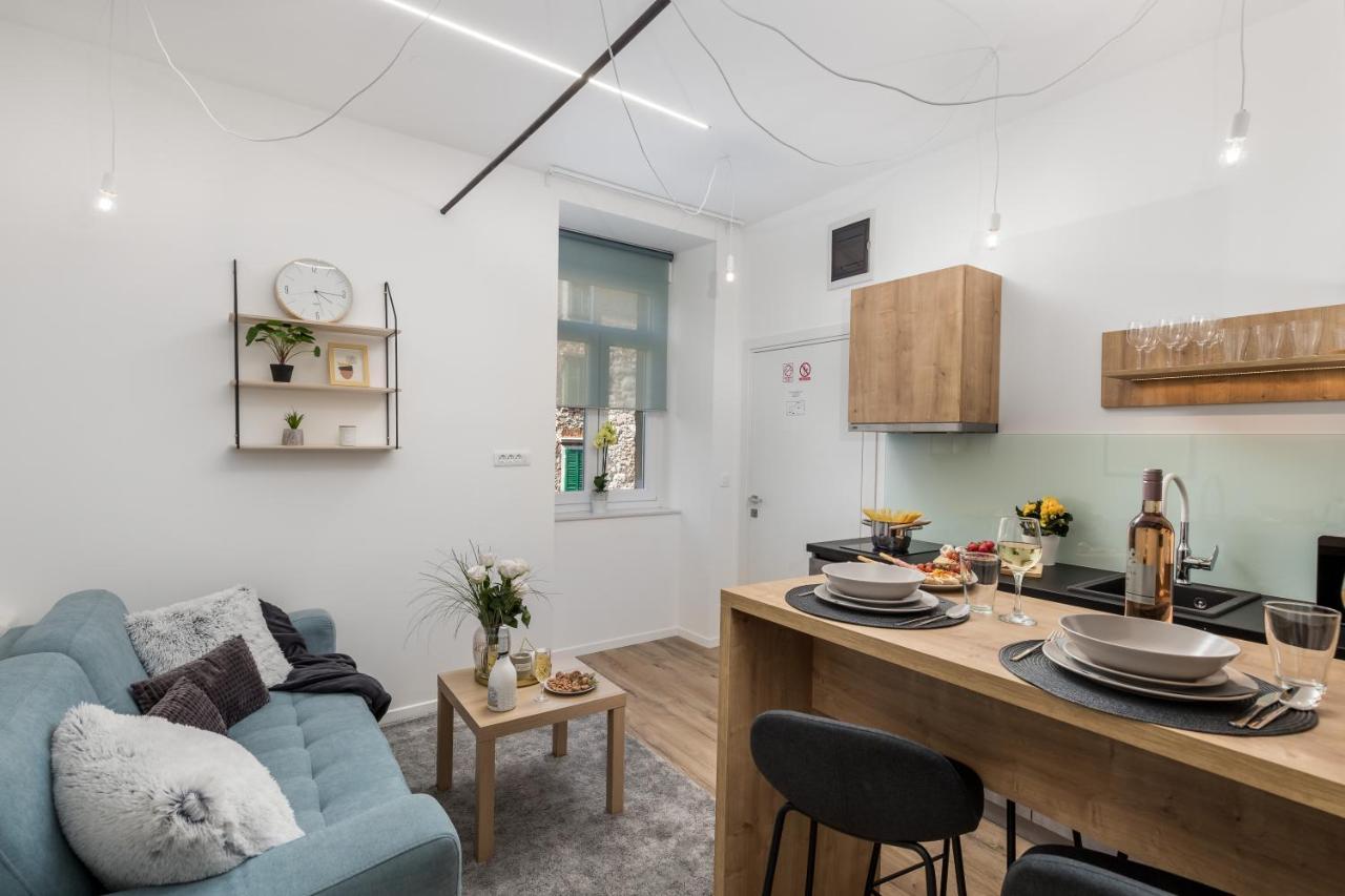 Saint Vitus Apartments With Balcony غييكا المظهر الخارجي الصورة