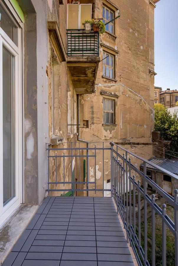 Saint Vitus Apartments With Balcony غييكا المظهر الخارجي الصورة